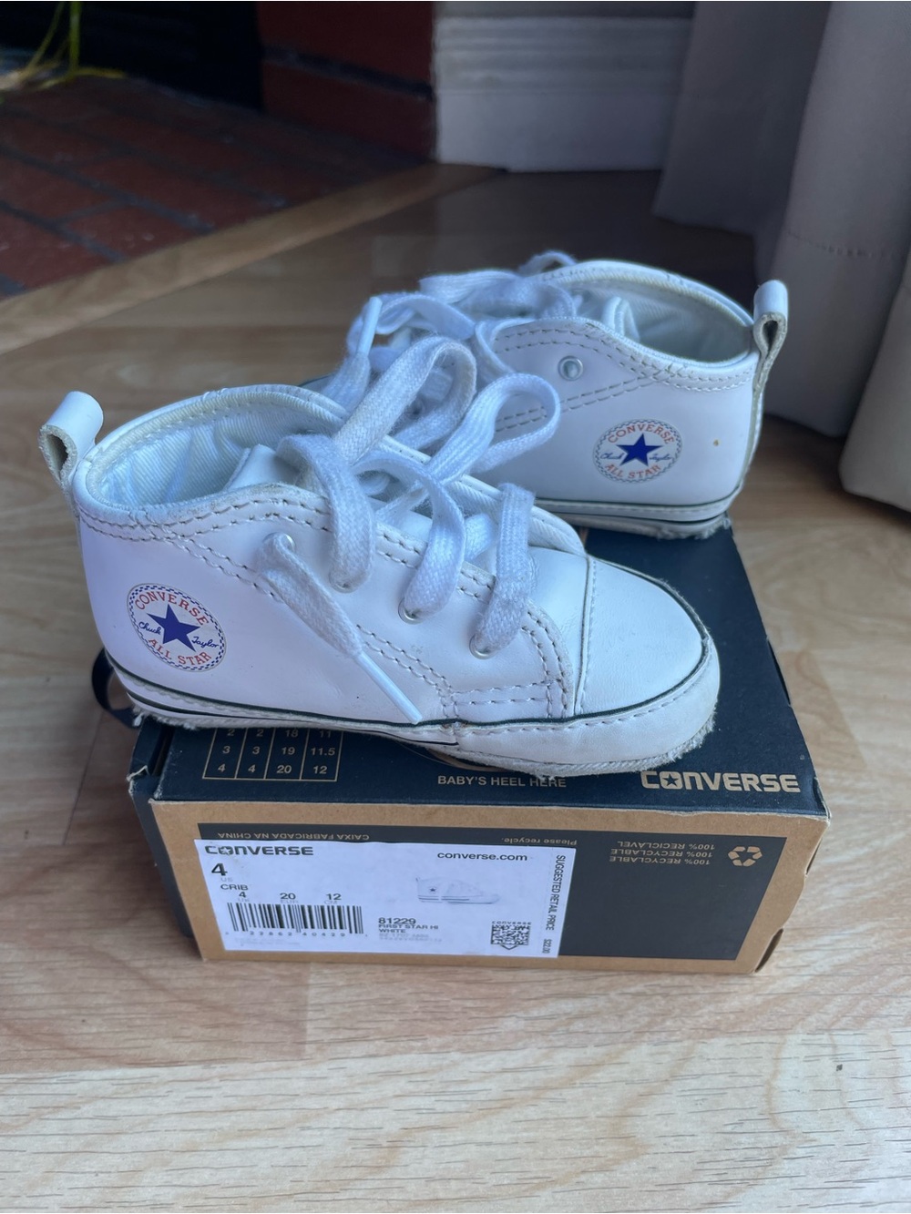 Converse Kids White Low-Top Chuck Taylor Sneakers size 4 crib